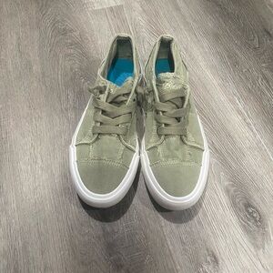 Women’s Blowfish Malibu Sneakers size 7